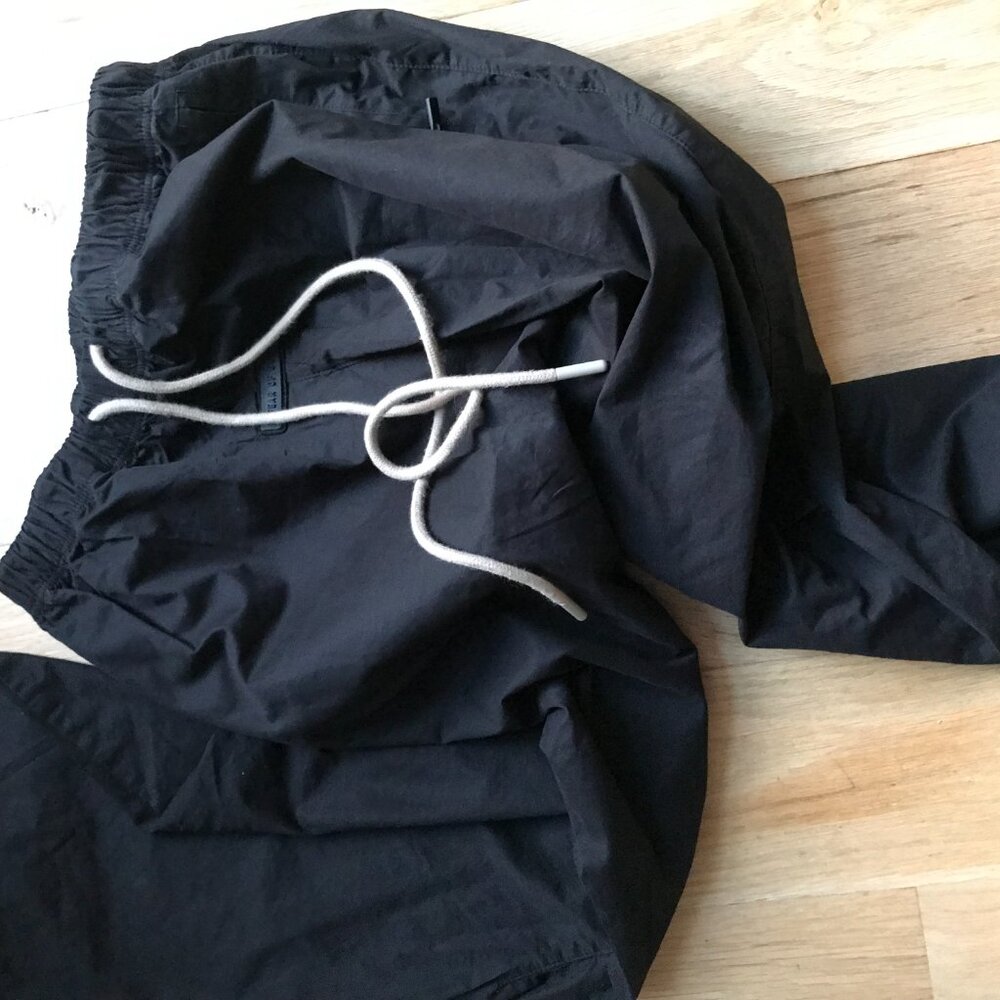Fear of God Mainline Parachute Pants – Black (Size L)